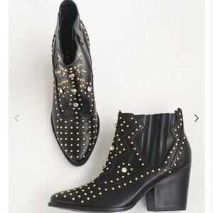 🎄Firm Price🎄Coconuts by Matisse footwear Aster western ankle boots